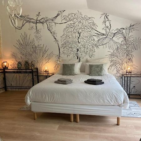 Aigrefeuille-dʼAunis La Chaumeauniere B&B 외부 사진