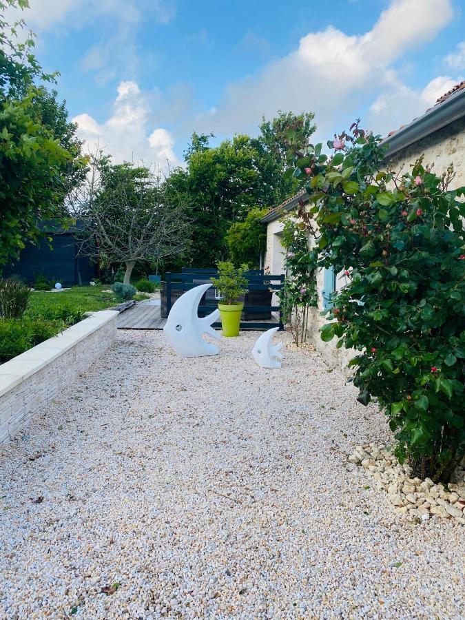 Aigrefeuille-dʼAunis La Chaumeauniere B&B 외부 사진