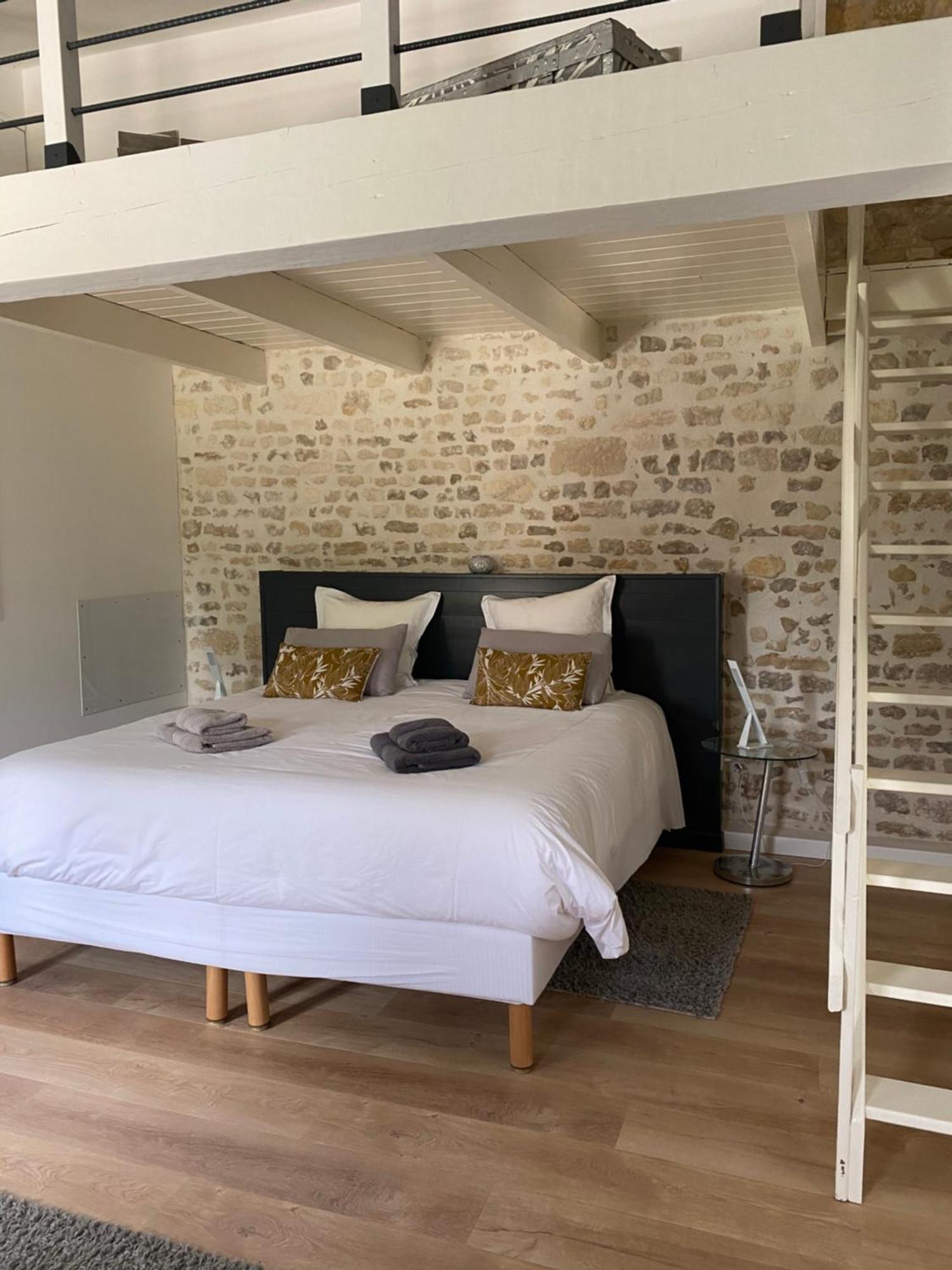 Aigrefeuille-dʼAunis La Chaumeauniere B&B 외부 사진