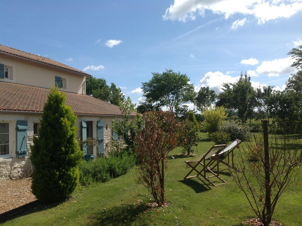 Aigrefeuille-dʼAunis La Chaumeauniere B&B 외부 사진