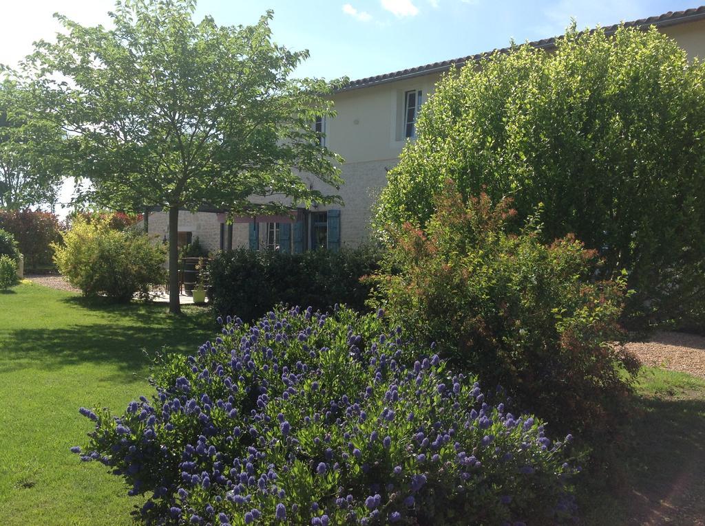 Aigrefeuille-dʼAunis La Chaumeauniere B&B 외부 사진